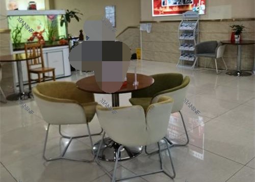 成都军建疤痕科休息区.jpg