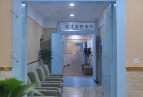 成都军建整形皮肤治疗中心外部环境.jpg