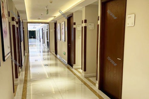 青岛华颜美整形走廊环境实拍图.jpg