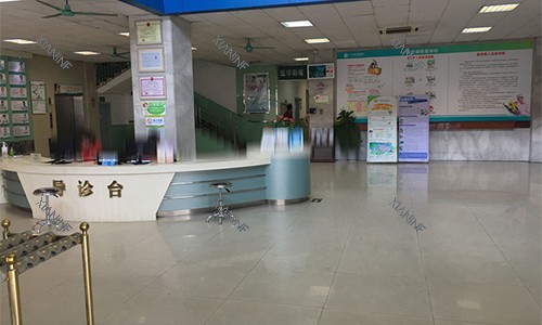 广州广东医学大学附属第三医院的导诊台图片.jpg