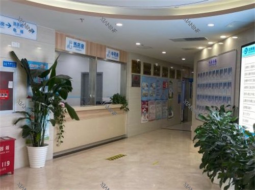 北京民众眼科大厅.jpg