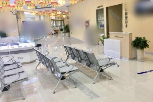 池州爱尔眼科医院候诊区.jpg