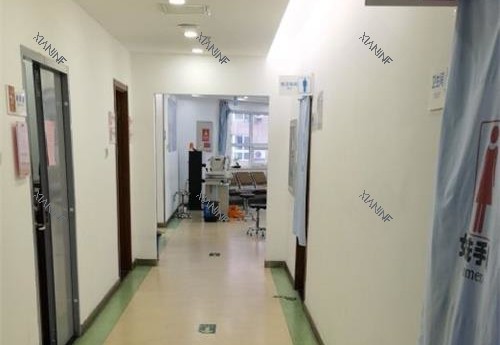 北京民众眼科医院走廊环境.jpg