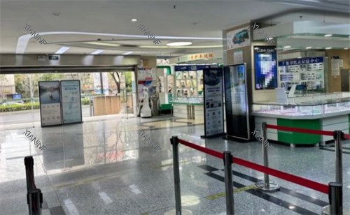南京东南眼科入口环境图.jpg