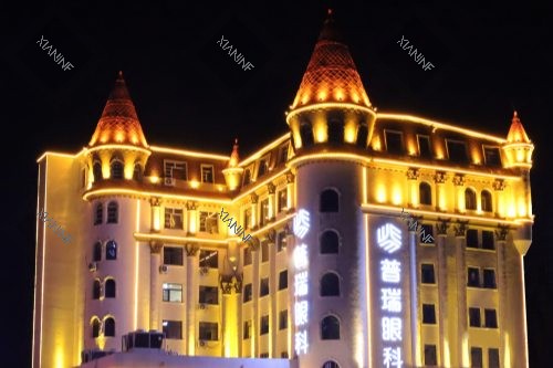 哈尔滨普瑞眼科医院外景夜景.jpg