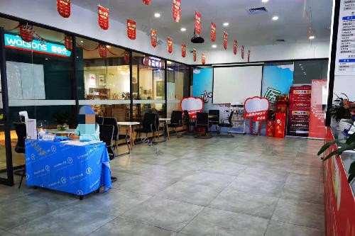 湛江兴华口腔大厅环境图.jpg