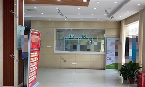 无锡德厚口腔药房展示图.jpg