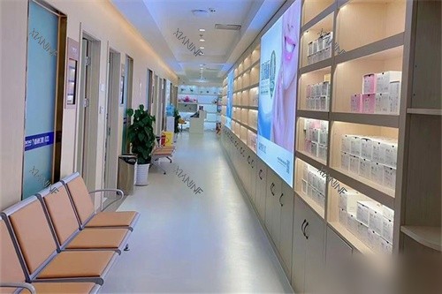 成都新桥口腔(玉双店)走廊.jpg