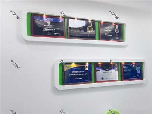 信阳植得口腔荣誉展示区.jpg