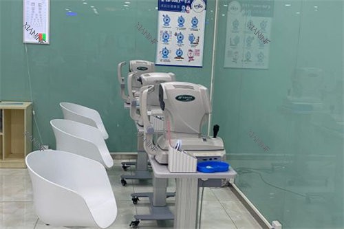 深圳佰视佳眼科医院眼科检查区.jpg