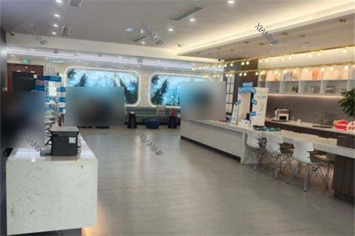 青岛优诺口腔市北总院大厅.jpg