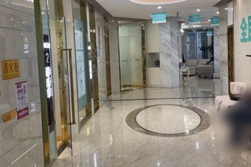 青岛可恩口腔(福州北路分院)走廊.jpg