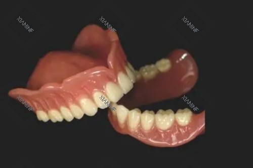 活动假牙图片展示.jpg 活动假牙图片展示.jpg