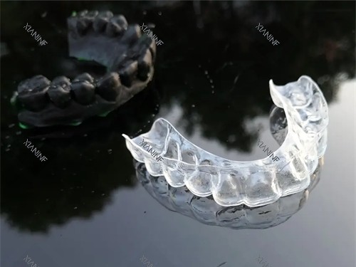 牙齿矫正透明保持器实物展示图.jpg