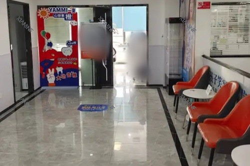 黄石华玉口腔万达店等候区.jpg