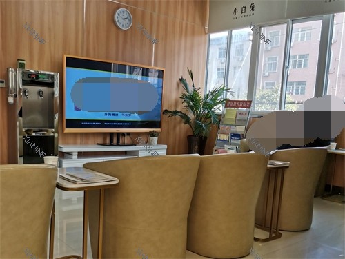 商洛小白兔口腔医院候诊区.jpg