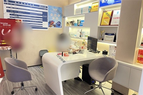 深圳雅贝康口腔横岗店问询室.jpg