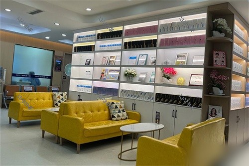 成都新桥口腔(玉双店)休息区.jpg